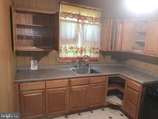 2nd image of 6027 Walnut St