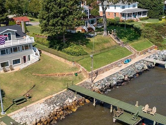 5th image of 8261 Bayside Dr