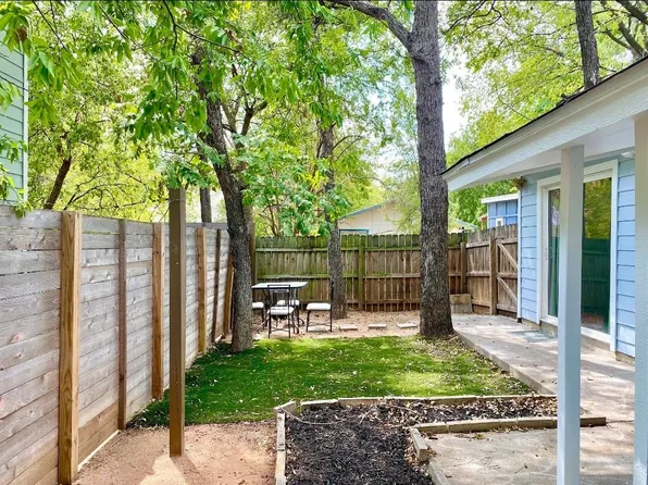 1606 Walnut Ave #B, Austin, TX 78702