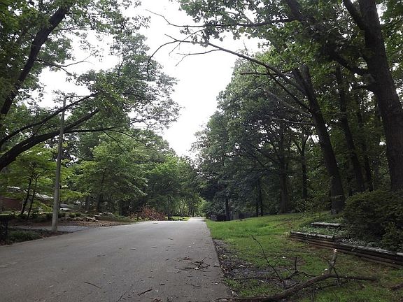 5th image of 5592 Glenwild Ave