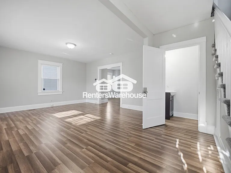 2729 Somme Ave — Photo 8