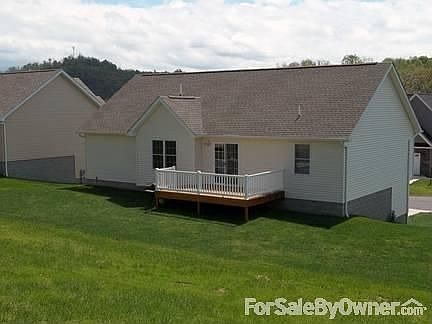 3rd image of 202 Clayton Dr