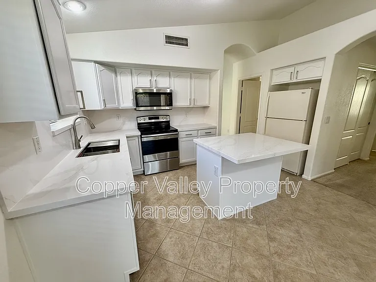 2427 W Oberlin Way — Photo 2