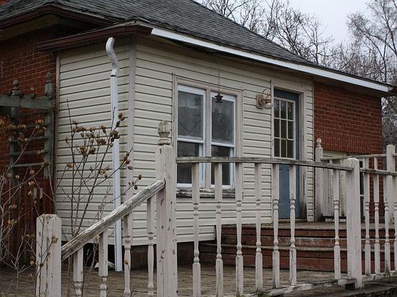 2nd image of 6861 Walter St