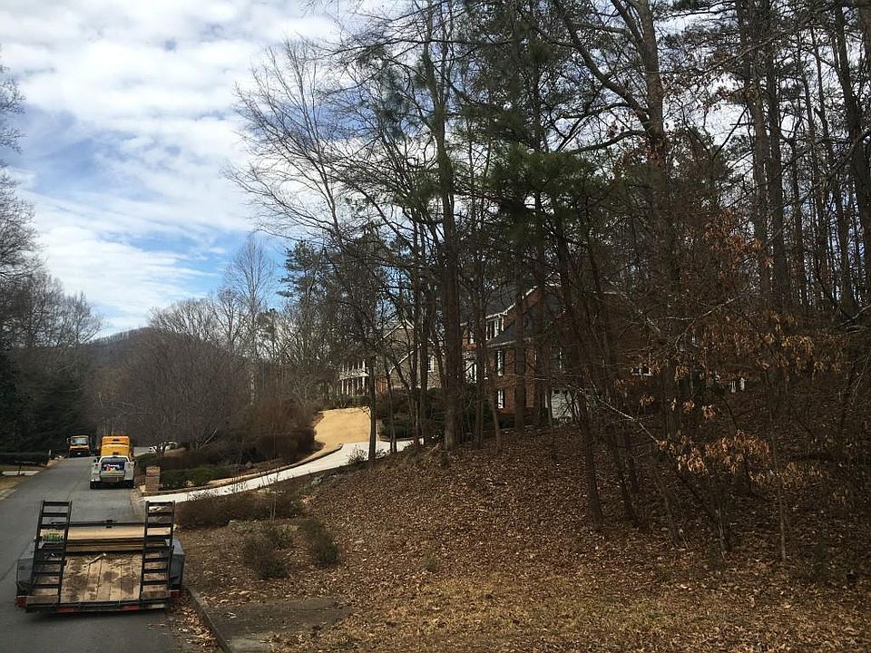 2nd image of 1000 Whitlock Ave