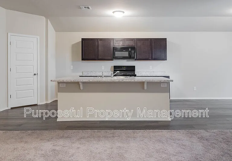 11608 NW 95th St — Photo 9