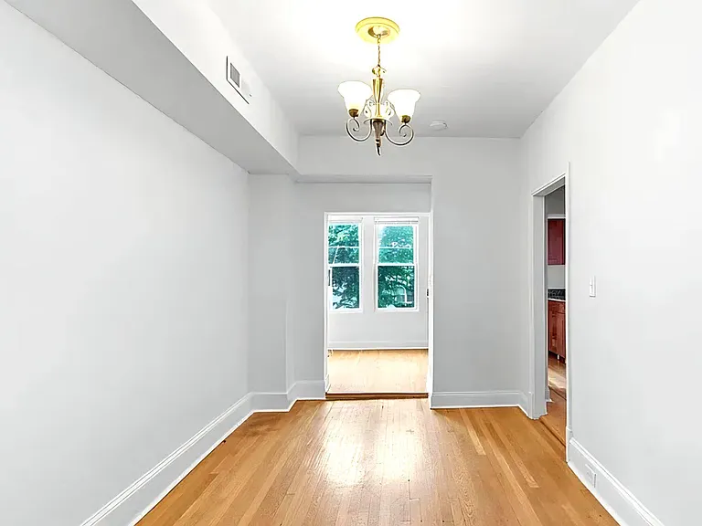 440 Delafield Pl NW — Photo 8