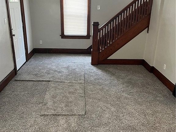 5th image of 157 E Archwood Ave
