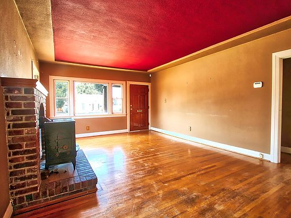 4th image of 3712 Orange Ave