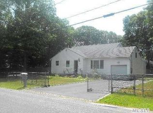 114 Shinnecock Ave, Mastic, NY 11950
