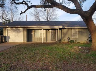 107 S 5th St, Nederland, TX 77627