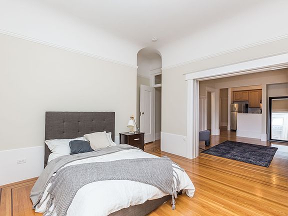 2nd image of 1562 Sacramento St #304
