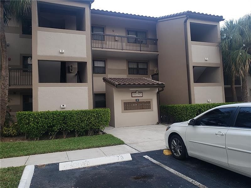 1st image of 9965 Nob Hill Ln #9965