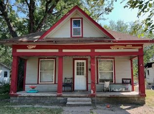 607 E 13th Ave, Winfield, KS 67156