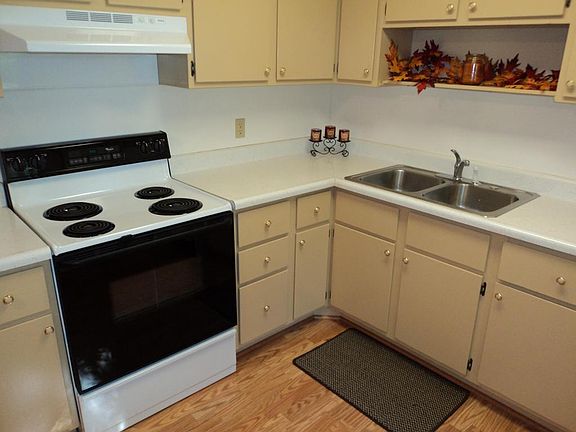 2nd image of 2305 Keokuk Ave