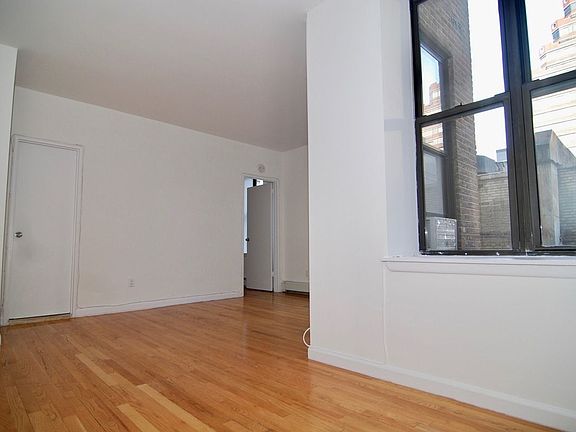2nd image of 268 W 84th St APT 5C