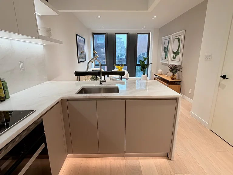 355 W 39th St #5B — Photo 11