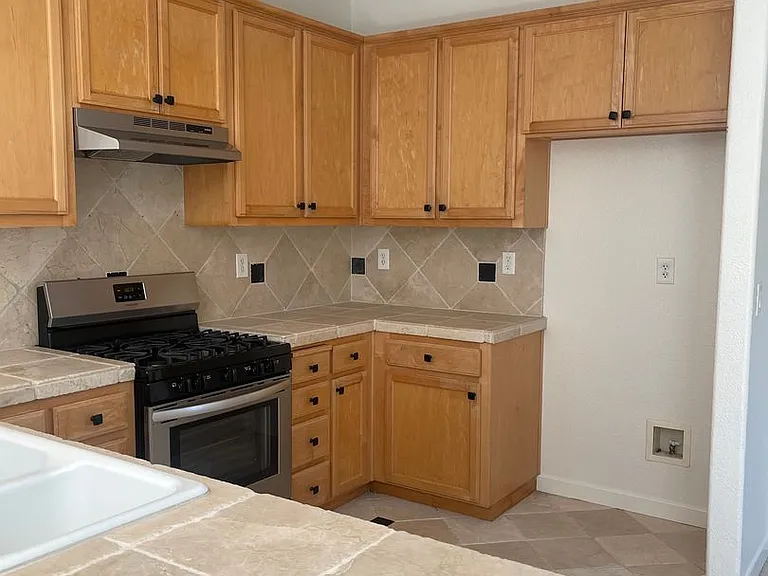 4006 Angelina Ln — Photo 9