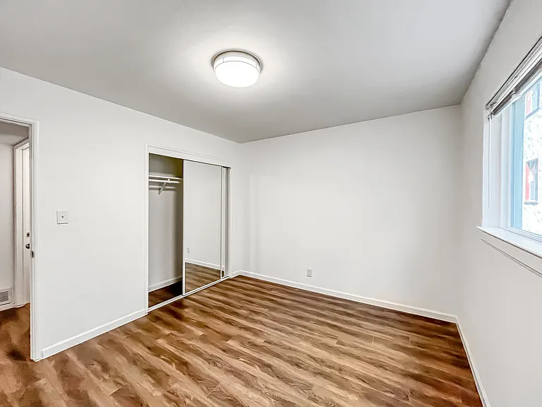 1644 Oxford St #8 — Photo 9