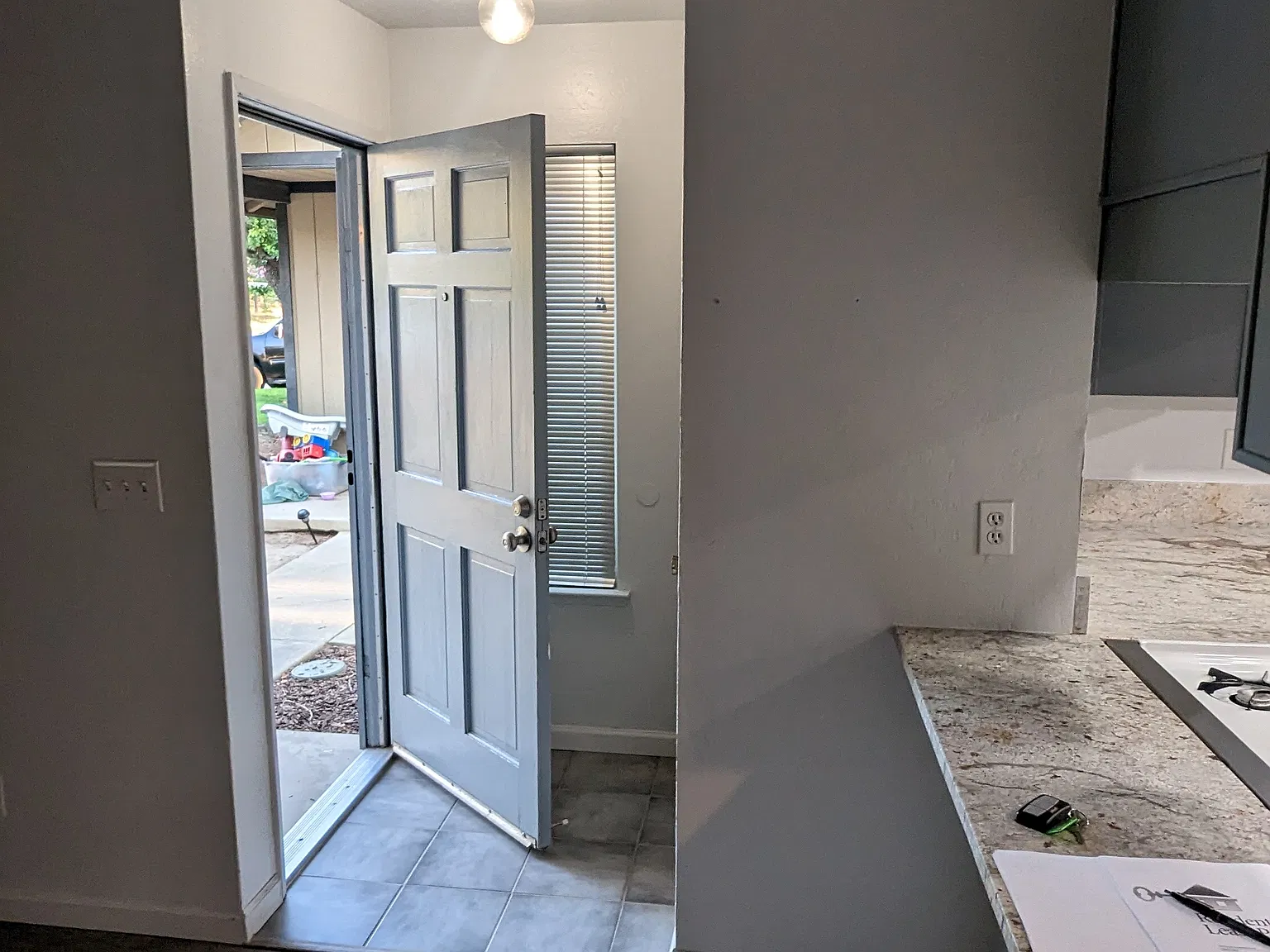 2 bed, 900 sqft, $1,700 — Photo 3