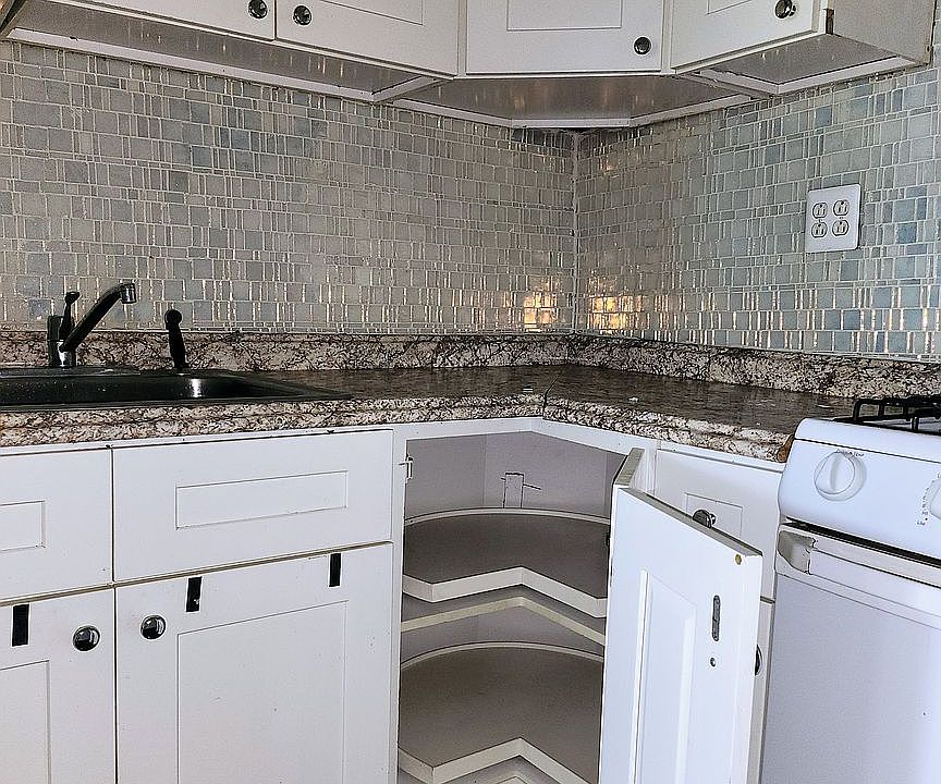 1st image of 371 Marion St APT 3