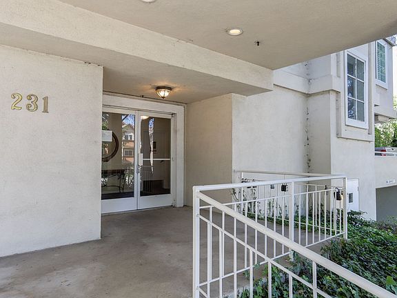 2nd image of 231 El Camino Real #104