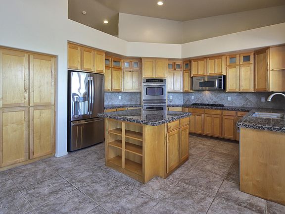 3rd image of 4636 W Saguaro Cliffs Dr