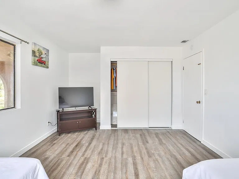 7033 W Avenue A2 — Photo 26