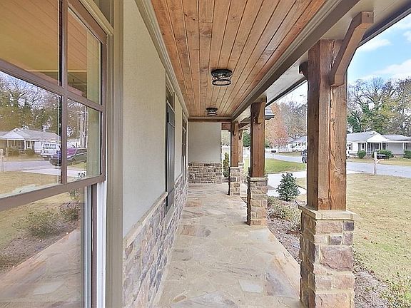 3rd image of 162 Jackson Cir