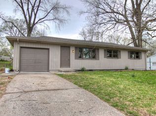 808 NE 61st St, Kansas City, MO 64118