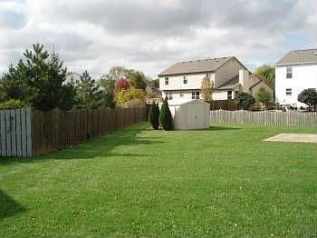 3rd image of 4623 Gillenbury Loop W