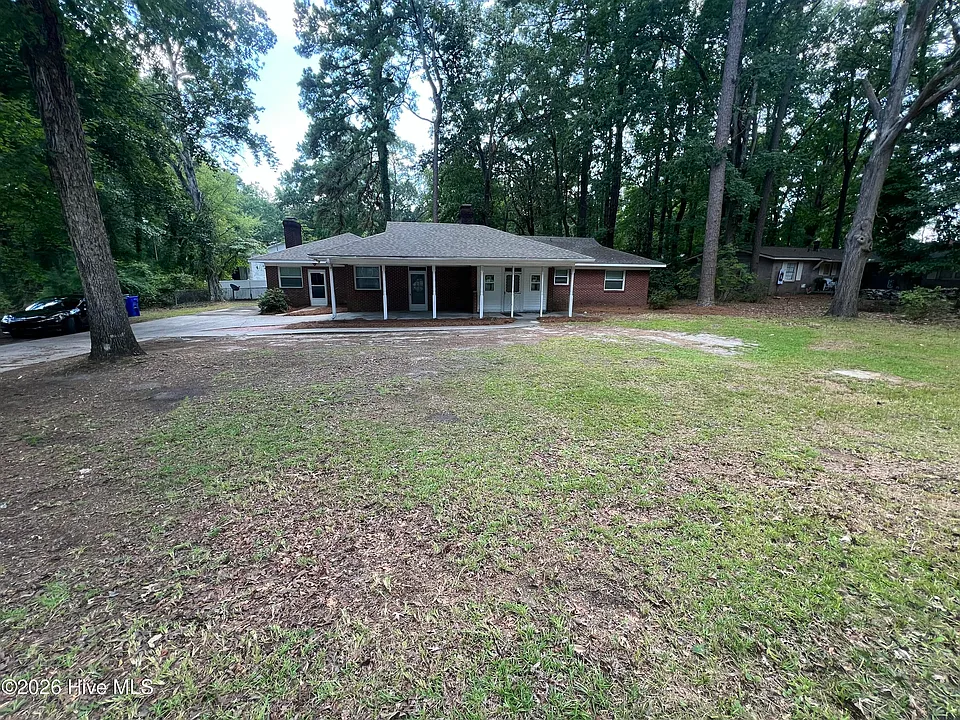 915 SE Greenville Blvd