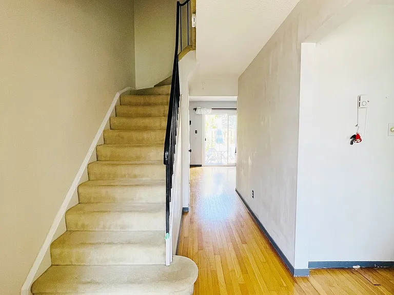 71 Cass Ave #24 — Photo 2