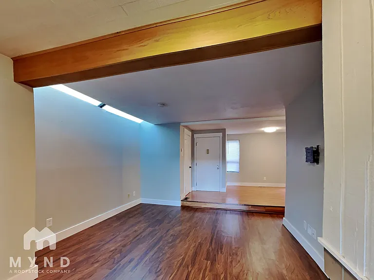 10905 NE 35th Pl #4 — Photo 6