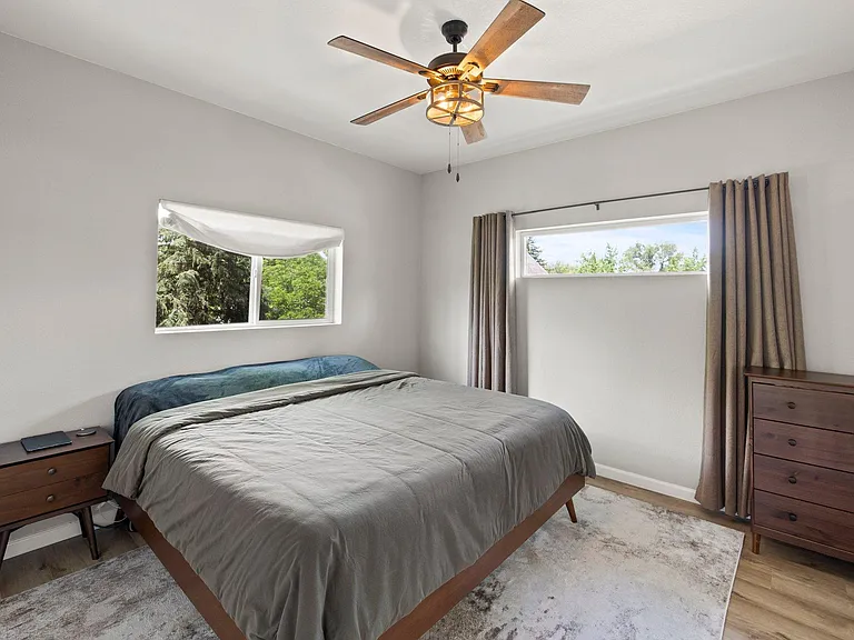 815 E Cache La Poudre St #B — Photo 16