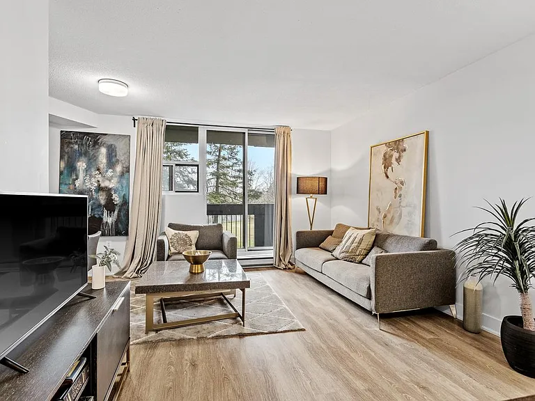 3360 Paul Anka Dr — Photo 19