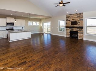 325 NE Fox Run Trl, Waukee, IA 50263