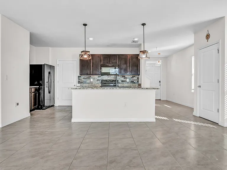 3097 Suncoast Plains Dr — Photo 11