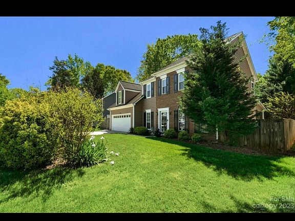 3rd image of 6308 Old Corral St