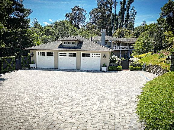 2nd image of 820 Lombardi Ln