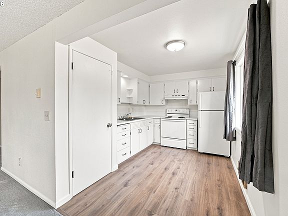 3rd image of 2913 T St