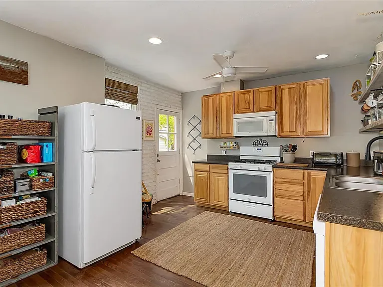 2207 Blendon Pl — Photo 7