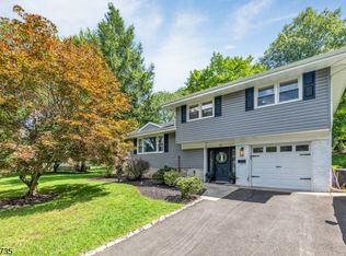 25 Windsor Ct, Norwood Boro, NJ 07648