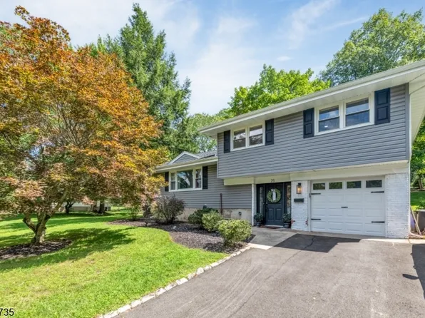 25 Windsor Ct, Norwood Boro, NJ 07648