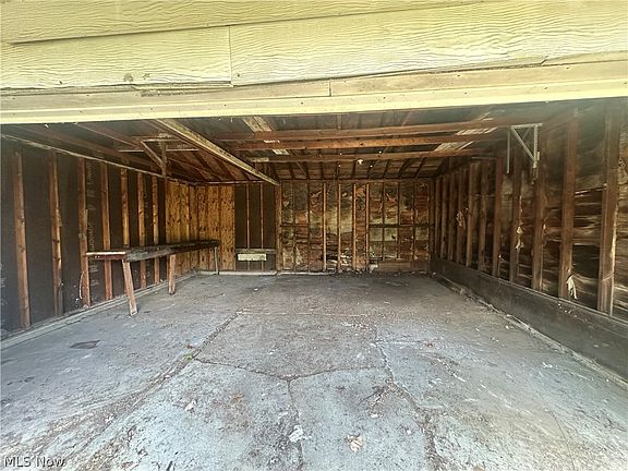 4th image of 16015 S Lotus Dr