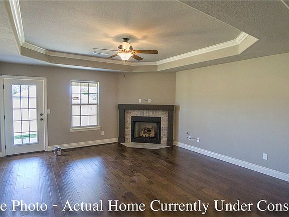 5th image of 1206 Silver Oak St