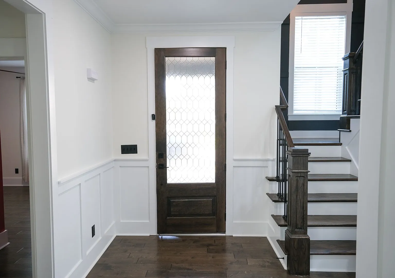 5 Bedroom/4 Bath house in Prime Location! — Photo 2