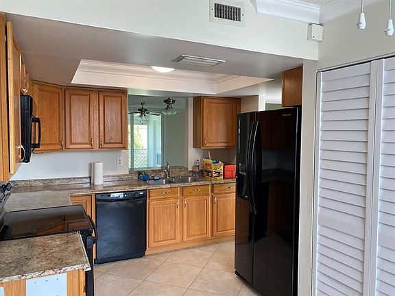 5th image of 9 Willowbrook Ln APT 205
