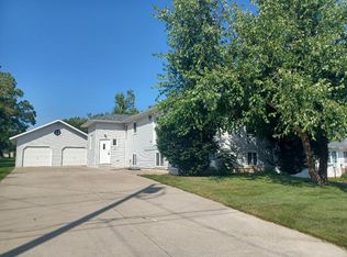 909 Western St, Marshfield, WI 54449