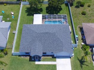 318 SE 27th Ter, Cape Coral, FL 33904